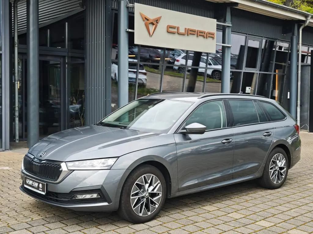Main__Slider__Photo:Skoda Octavia Combi Tour 116PS NAVI+AHK+SHZ+LED+APP+ 01/2023-0