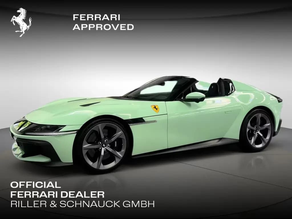 Main__Slider__Photo:Ferrari 12Cilindri Spider verde pallido*painted shields* 06/2025-0