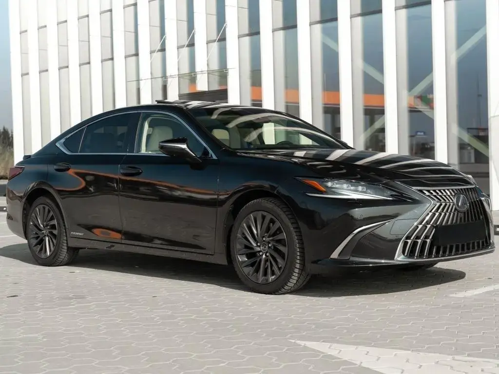 Main__Slider__Photo:Lexus ES 300 ES300h/Matrix LED/Luxury line 04/2022-1
