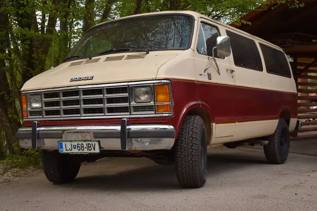 Main__Slider__Photo:Dodge Other B350 Ram Van - 5.9 V8 - TEXAS Import - Rust Free 06/1986-0