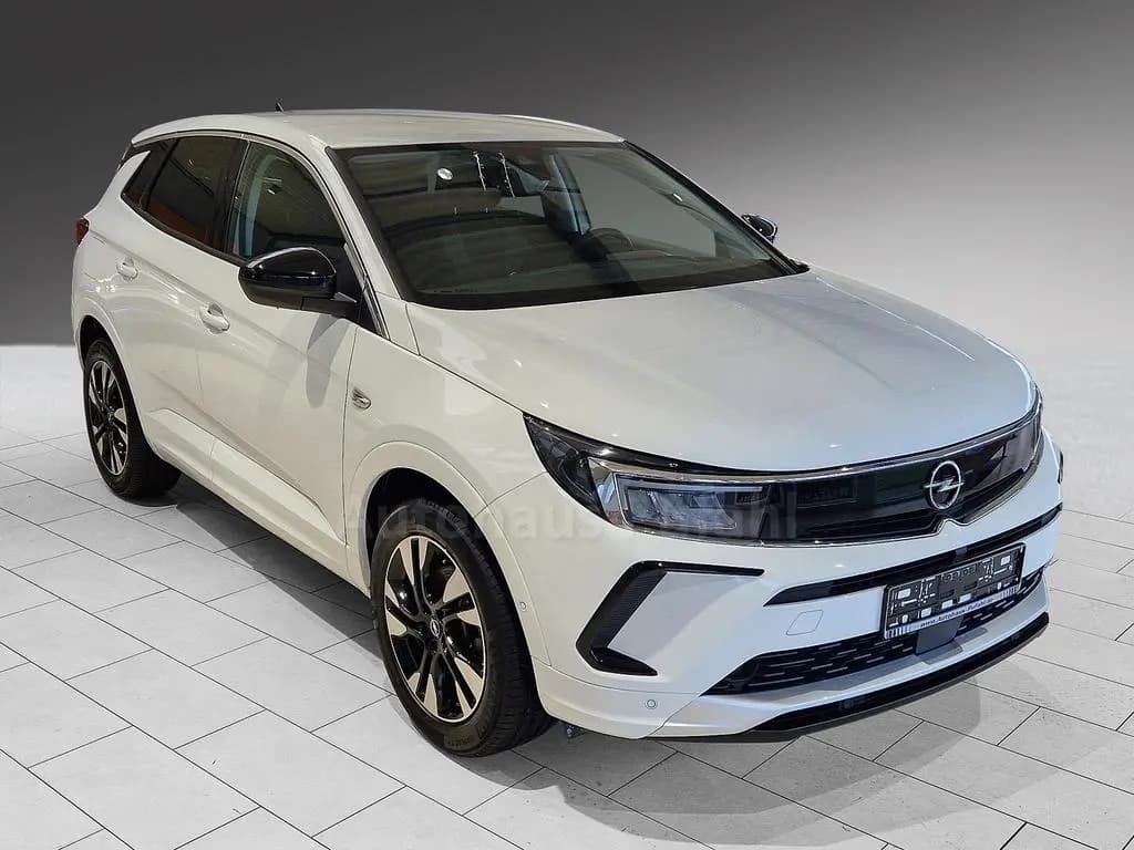 Main__Slider__Photo:Opel Grandland Facelift Opel seit über 100 Jahren 10/2022-0