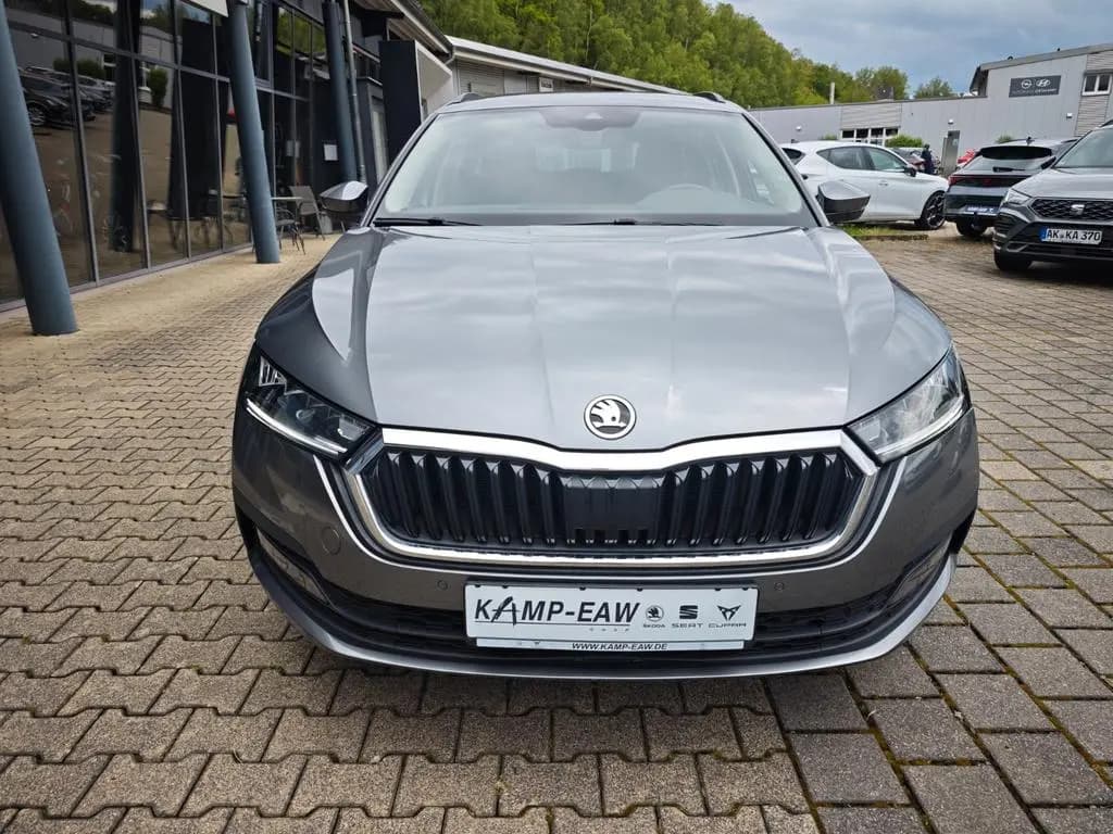 Main__Slider__Photo:Skoda Octavia Combi Ambition 116PS NAVI+AHK+SHZ+LED+ 04/2023-0