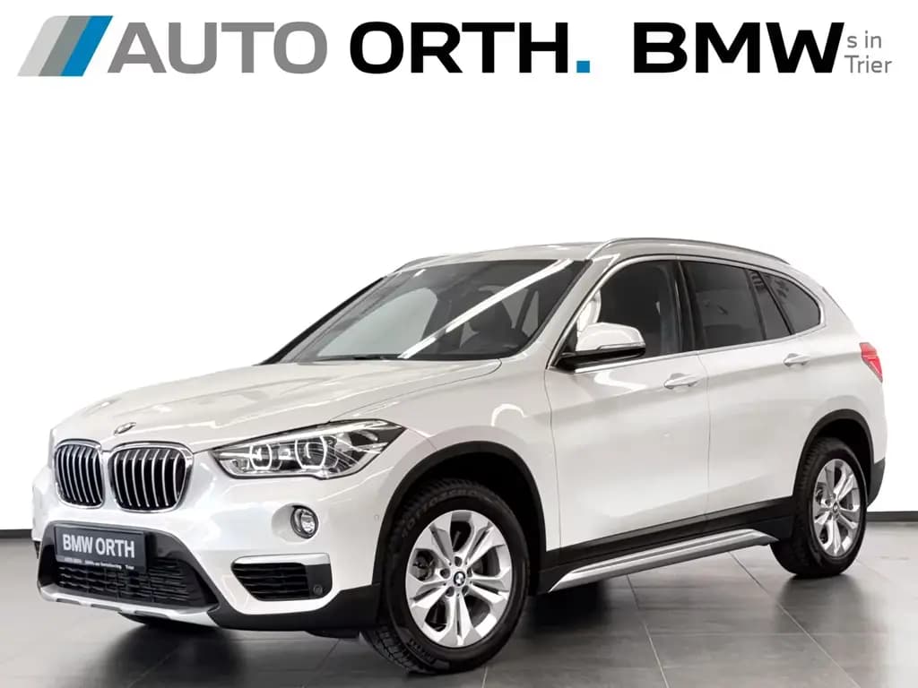 Main__Slider__Photo:BMW X1 xDrive25i AUT. X-LINE NAVI+ HUD PANO KAMERA 05/2018-0