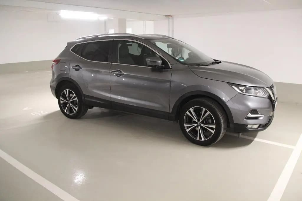 Main__Slider__Photo:Nissan Qashqai DCT N-Connecta / Grau Metallic 07/2020-0