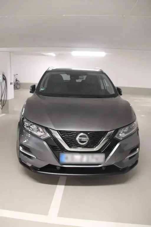 Main__Slider__Photo:Nissan Qashqai DCT N-Connecta / Grau Metallic 07/2020-1