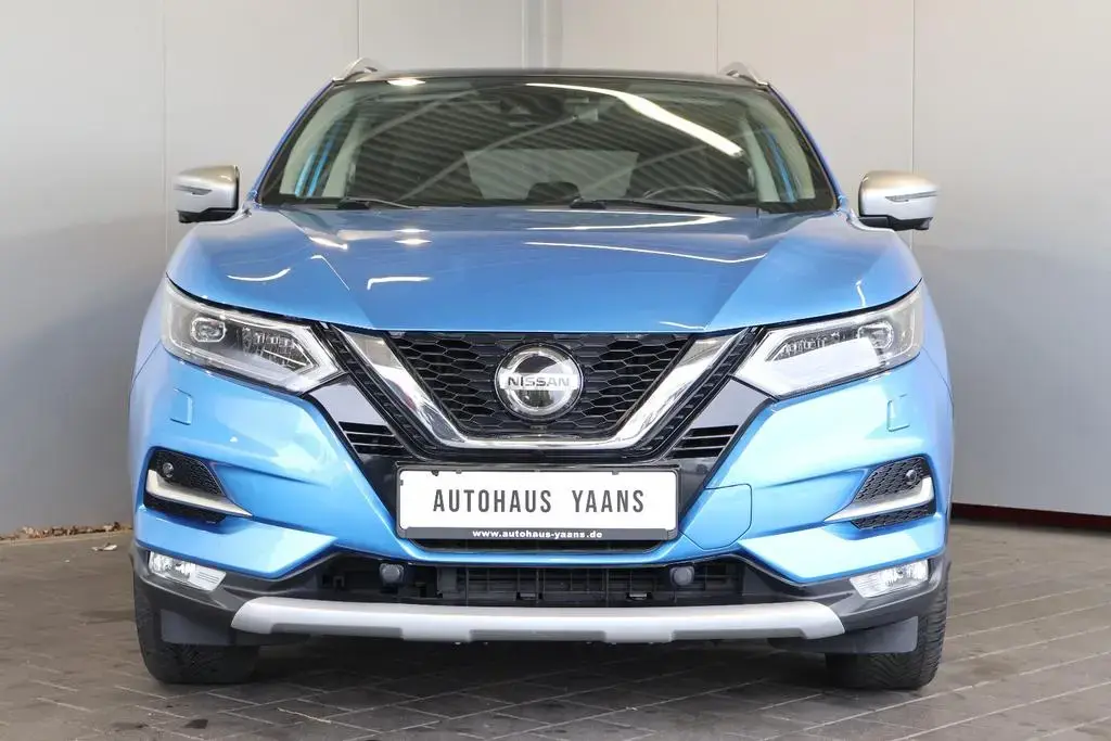 Main__Slider__Photo:Nissan Qashqai 1.3 N-Motion SIDE+LED+KEY+360°+PANO+19" 05/2019-1