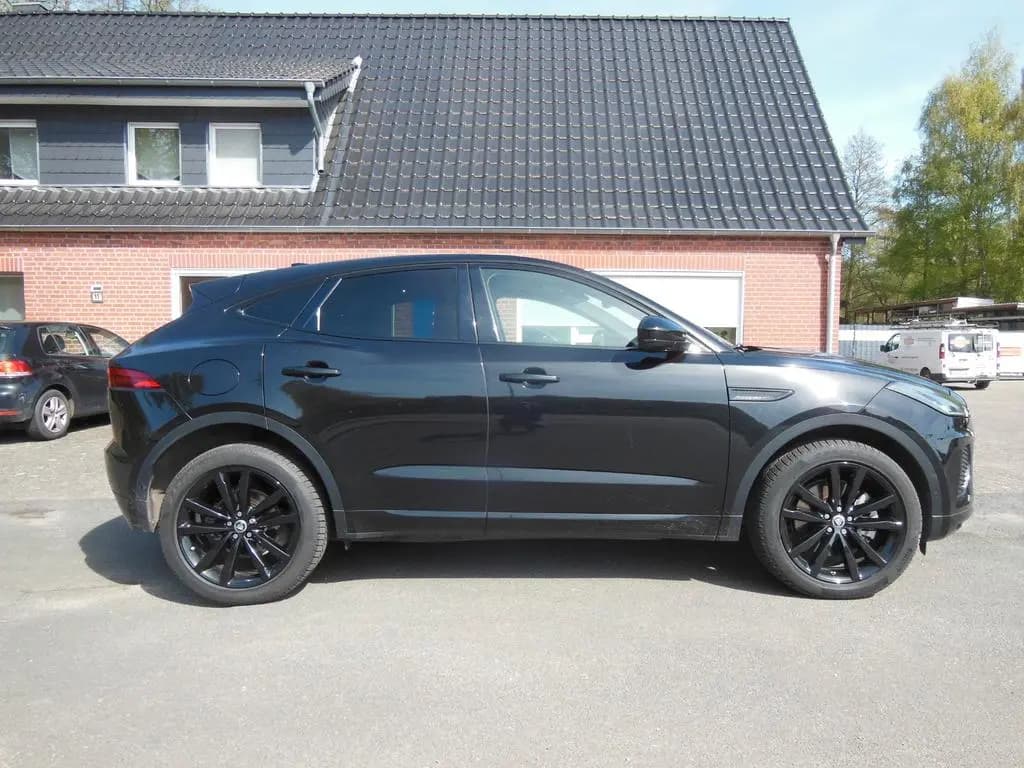 Main__Slider__Photo:Jaguar E-Pace R-Dynamic SE AWD AHK/PANO/HUD/2xMEMORY/20 06/2018-0