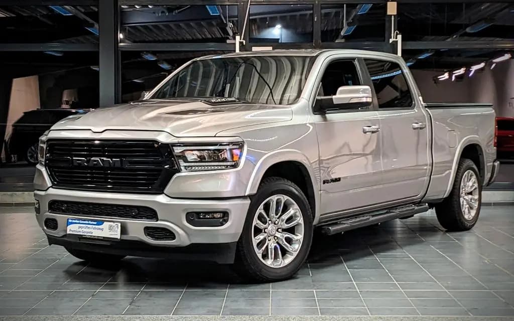 Main__Slider__Photo:Dodge RAM 1500 Laramie HEMI 5.7 LPG-Gas E-TORQUE  4x4 07/2022-0