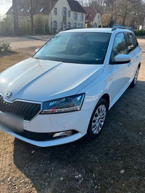 Main__Slider__Photo:Skoda Fabia Kombi 1.0 TSI Soleil DSG, wie ... 12/2019-0