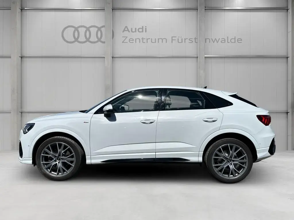 Main__Slider__Photo:Audi Q3 Sportback 40 TFSI quattro S line Navi Digital 06/2021-1
