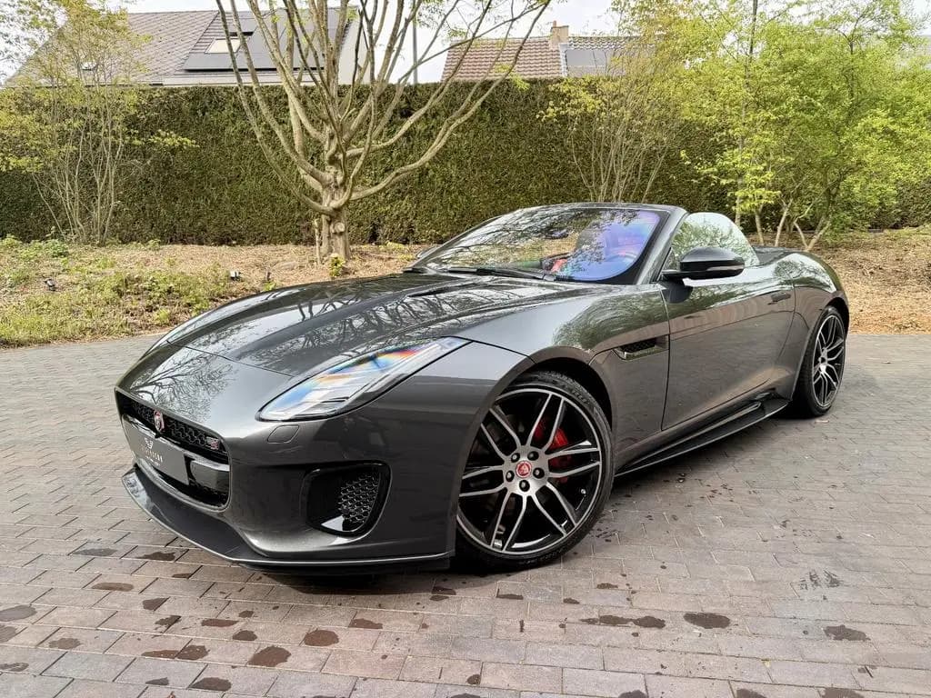 Main__Slider__Photo:Jaguar Cabriolet Chequered Flag 01/2020-0