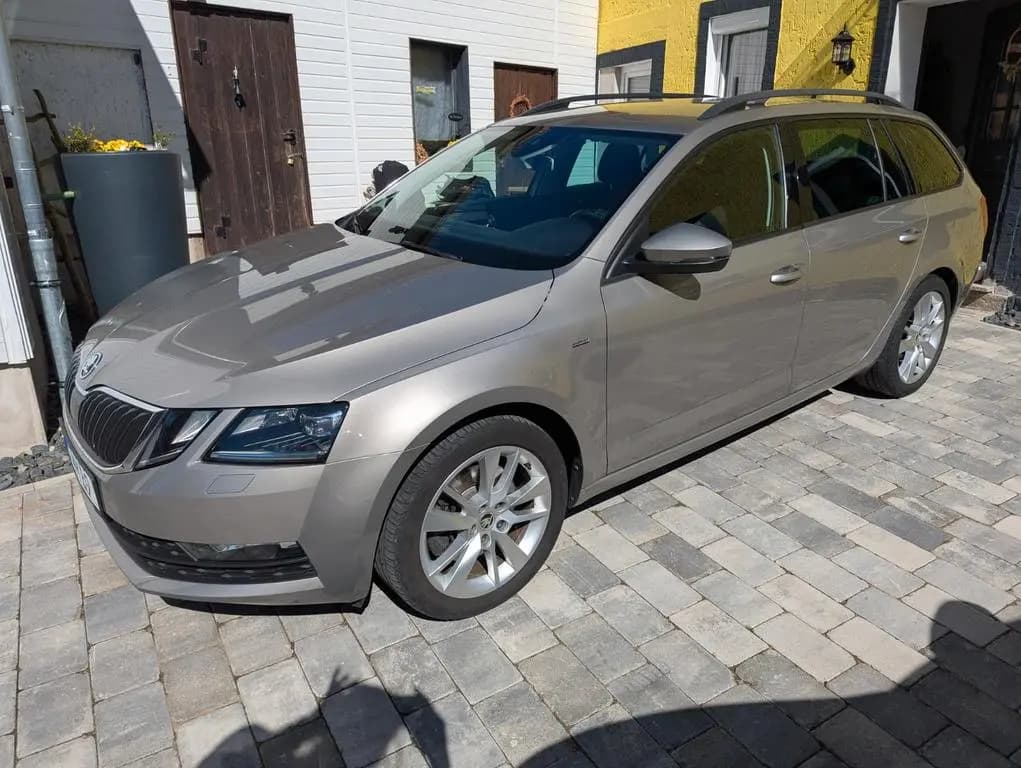 Main__Slider__Photo:Skoda Octavia 1.8 TSI DSG Ambition Combi Ambition 05/2018-0