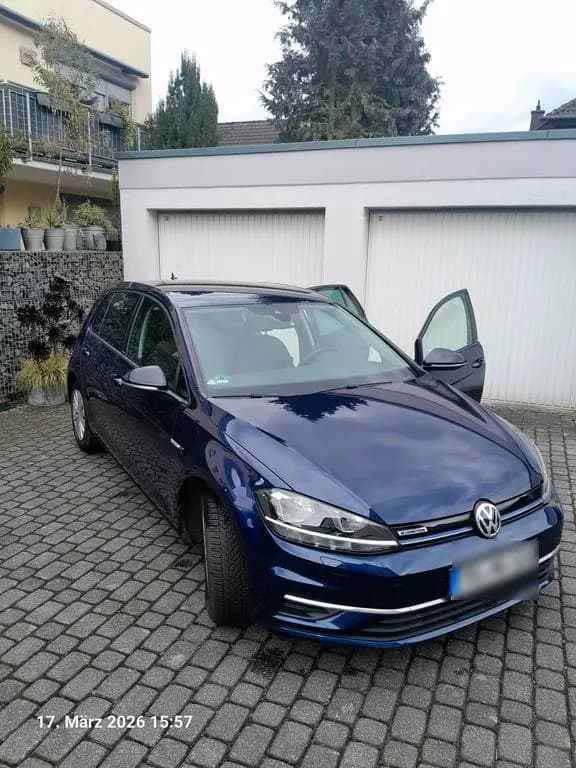 Main__Slider__Photo:Volkswagen VW Golf bluemotion 09/2019-0