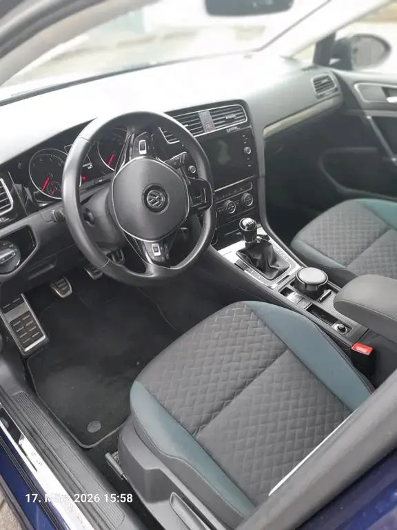 Main__Slider__Photo:Volkswagen VW Golf bluemotion 09/2019-1