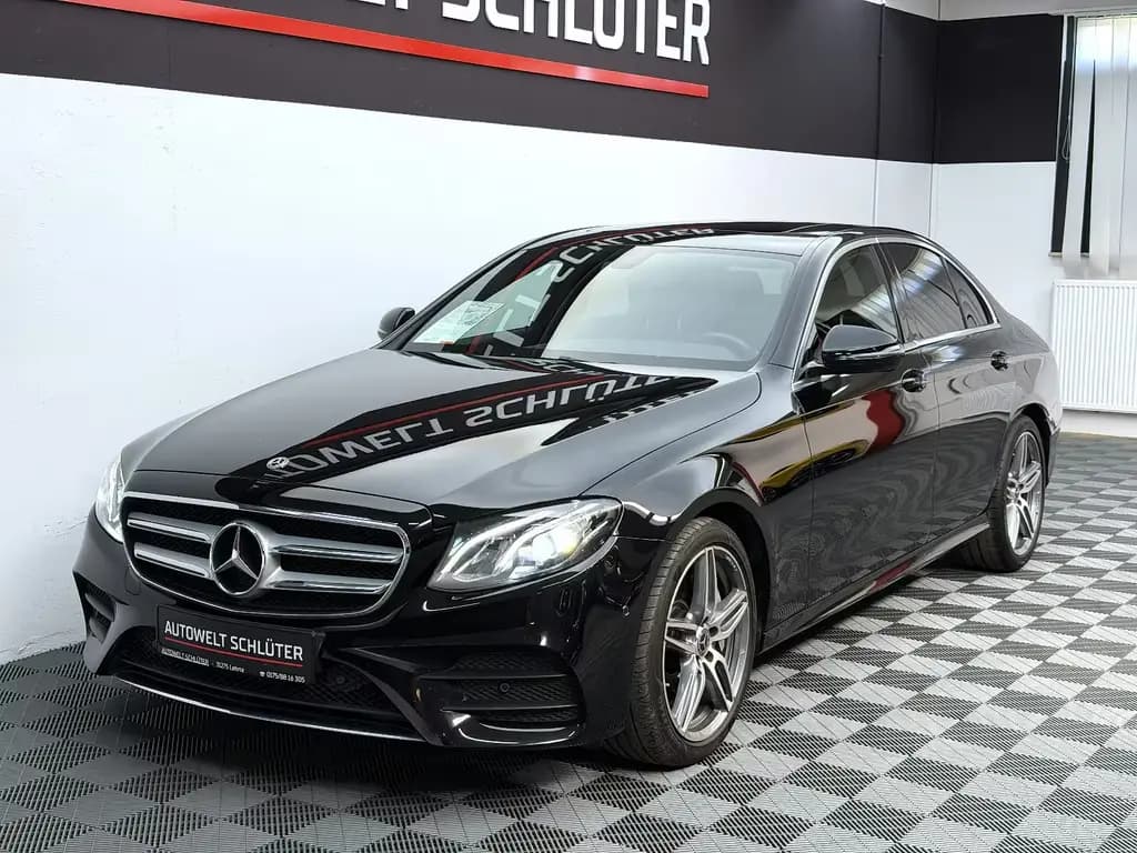 Main__Slider__Photo:Mercedes-Benz E-Class 300 Limousine *AMG Line*Navi*LED* 02/2020-0