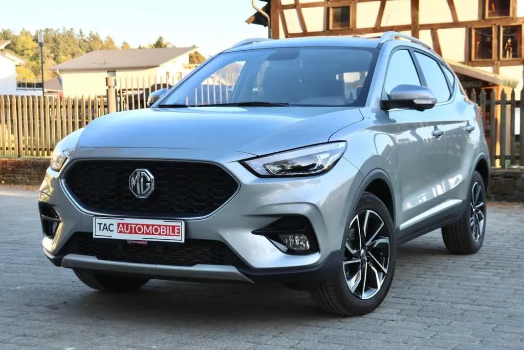 Main__Slider__Photo:MG ZS Luxury LED*PANO*KEYLESS*360°*LEDER*Rote Nähte 06/2024-0