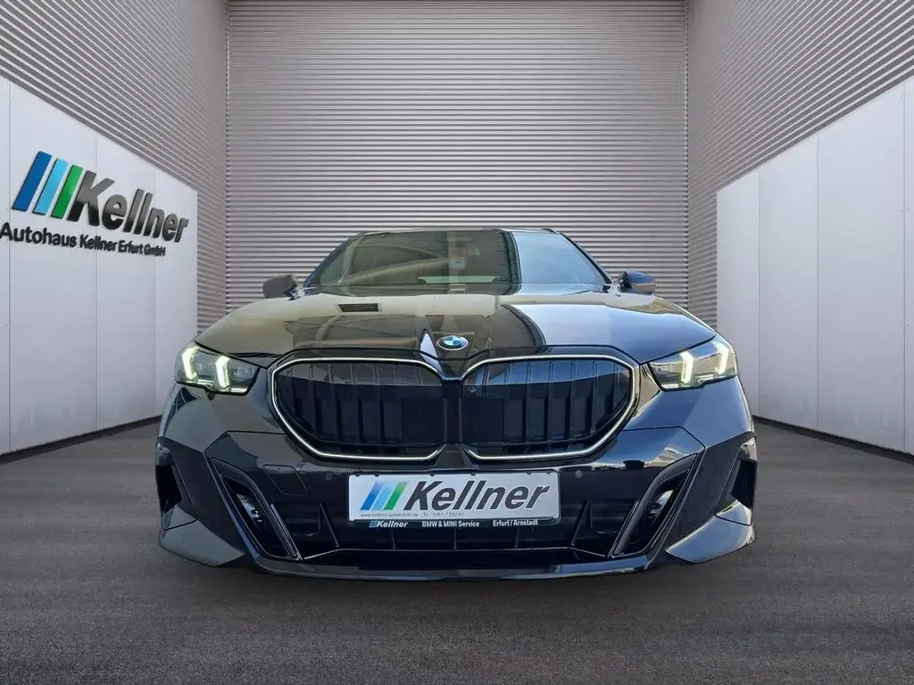 Main__Slider__Photo:BMW 5 Series 520 d xDr. Tour. M Sport PRO Aut+AHK+B&W+LED+19Z 11/2024-1