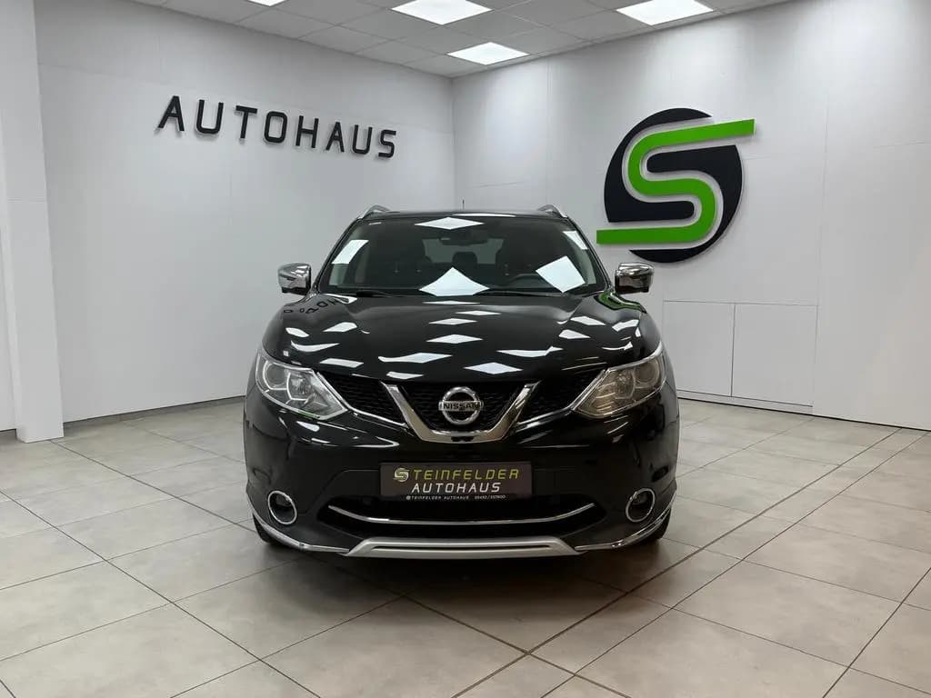Main__Slider__Photo:Nissan Qashqai Visia PANORAMA / 360°KAMERA / TEMPOMAT 08/2015-0