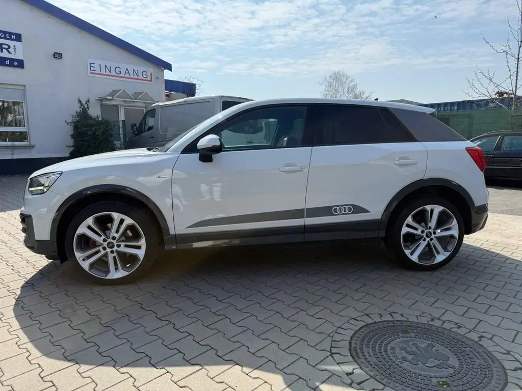 Main__Slider__Photo:Audi Q2 1.5 TFSI35/S-Line Sport Plus/Bang&Olufsen/LED 06/2020-1