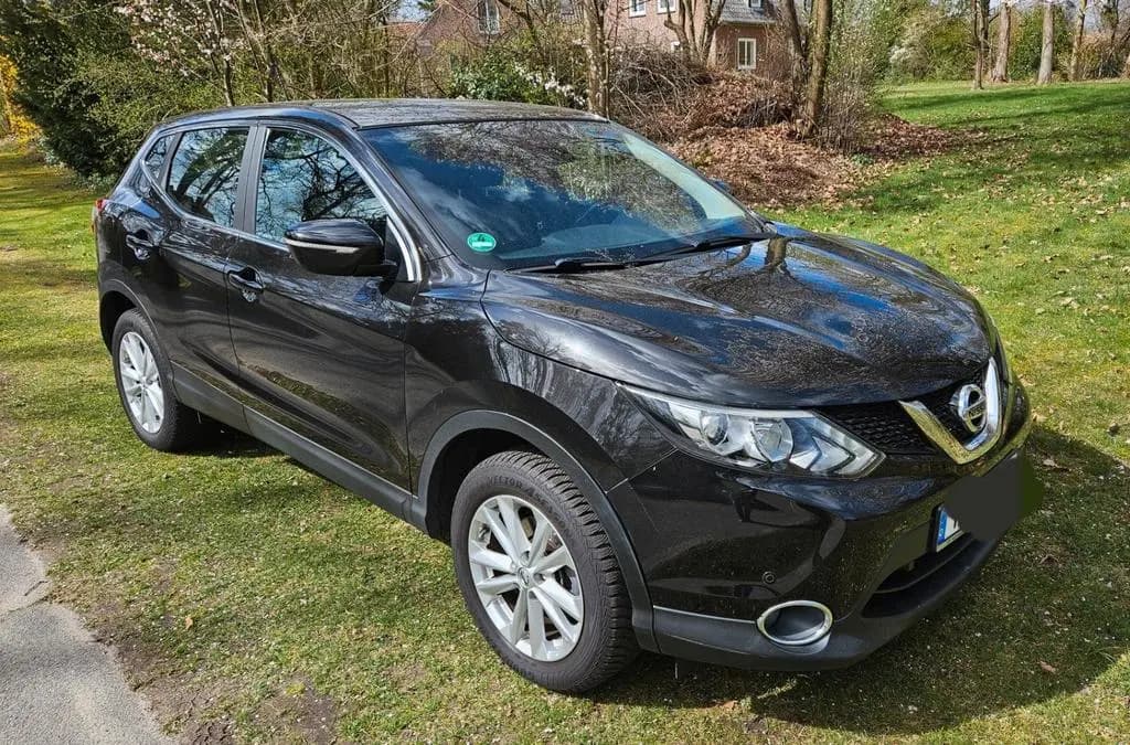 Main__Slider__Photo:Nissan Qashqai Acenta 1,2, schwarz, 1. Han... 06/2014-0