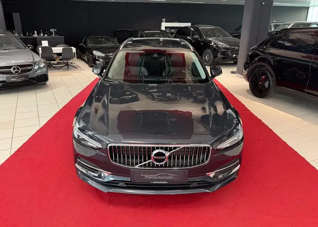 Main__Slider__Photo:Volvo V90 Inscription Plug-In Hybrid AWD AHK Leder LED 07/2019-1