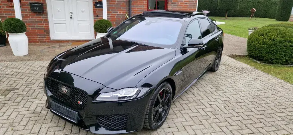 Main__Slider__Photo:Jaguar XF S 3.0 V6 AWD *B-XENON*NAVI*LEDER*KAM... 05/2017-1