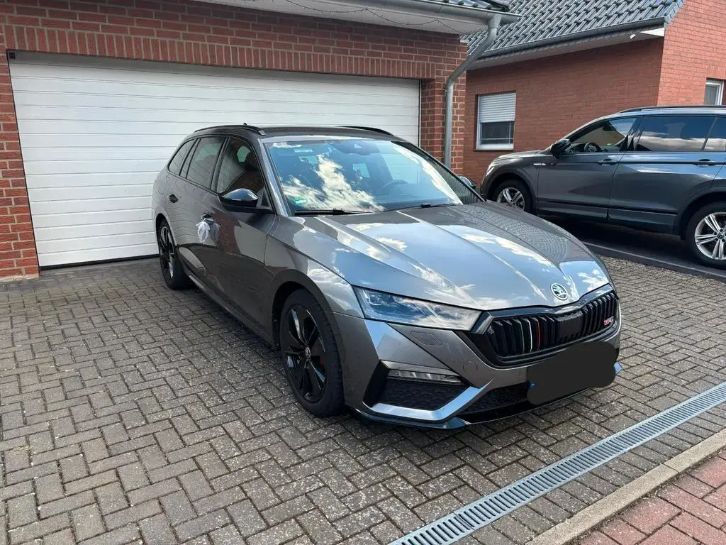 Main__Slider__Photo:Skoda Octavia 2.0 TSI DSG RS Combi RS 02/2022-1