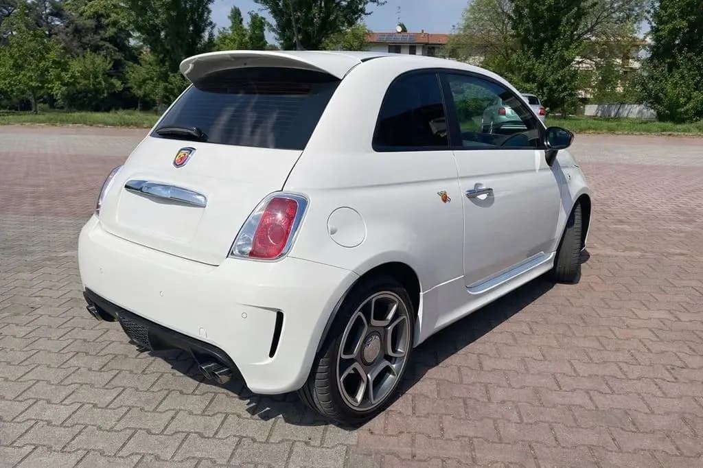 Main__Slider__Photo:Abarth 500 1.4 Turbo T-Jet Custom 02/2015-0