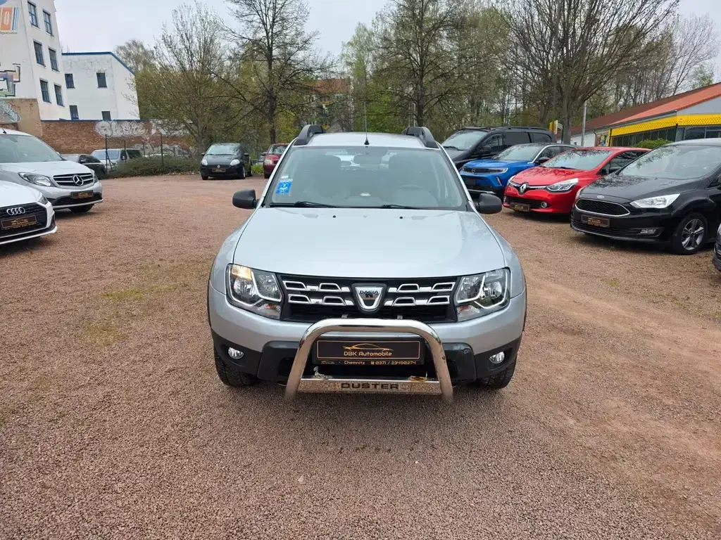 Main__Slider__Photo:Dacia Duster Laureate 4x4*Tempo*PDC*Klima*AHK*Garantie 03/2016-1