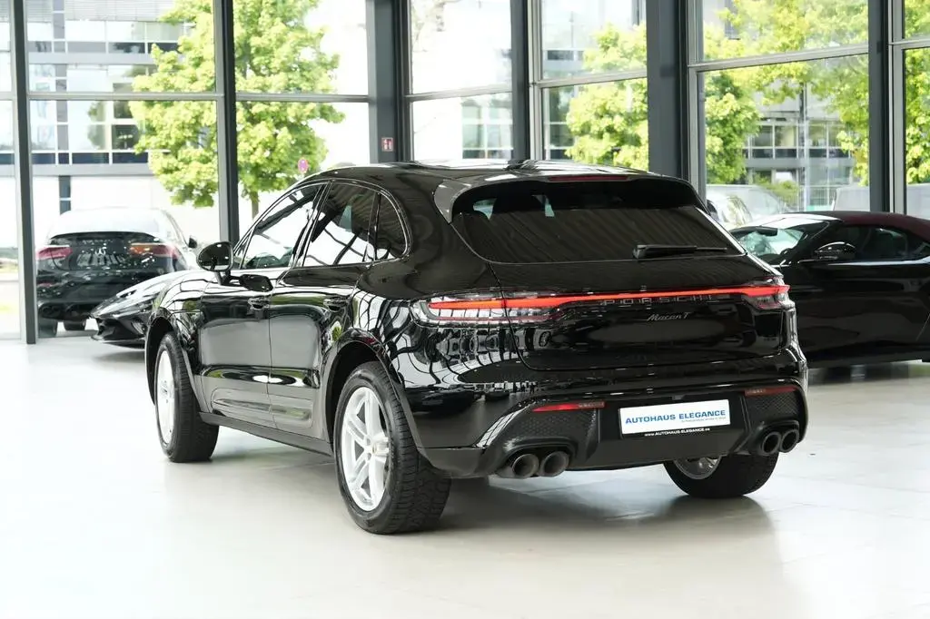 Main__Slider__Photo:Porsche Macan T*SPORT-CHRONO*SPORTSITZE*PDLS+*KAMERA*1HD 08/2024-1