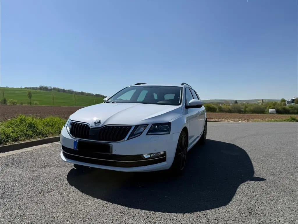 Main__Slider__Photo:Skoda Octavia 1.5 TSI Powerplay 06/2018-0