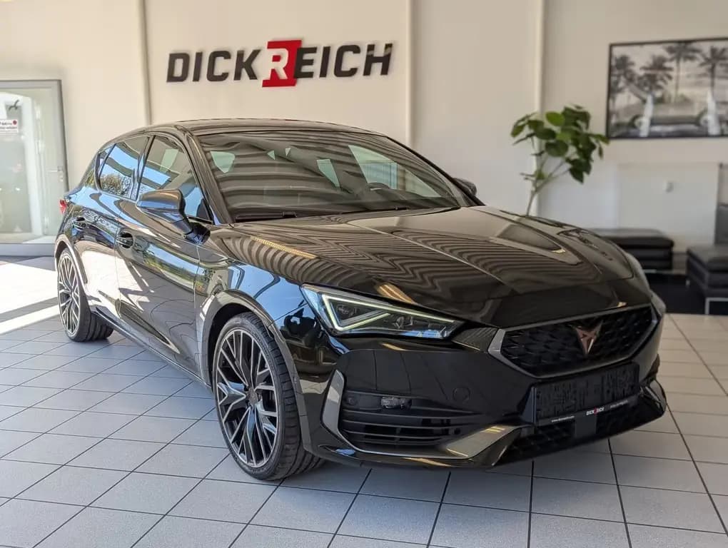 Main__Slider__Photo:Cupra Leon VZ 2.0 TSI DSG Pano Matrix Beats Memory 19" 05/2024-0