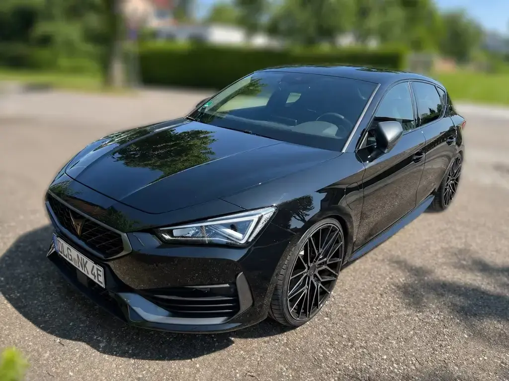 Main__Slider__Photo:Cupra Leon 1.4 e-HYBRID 180kW DSG 8-fach bereift 06/2021-1