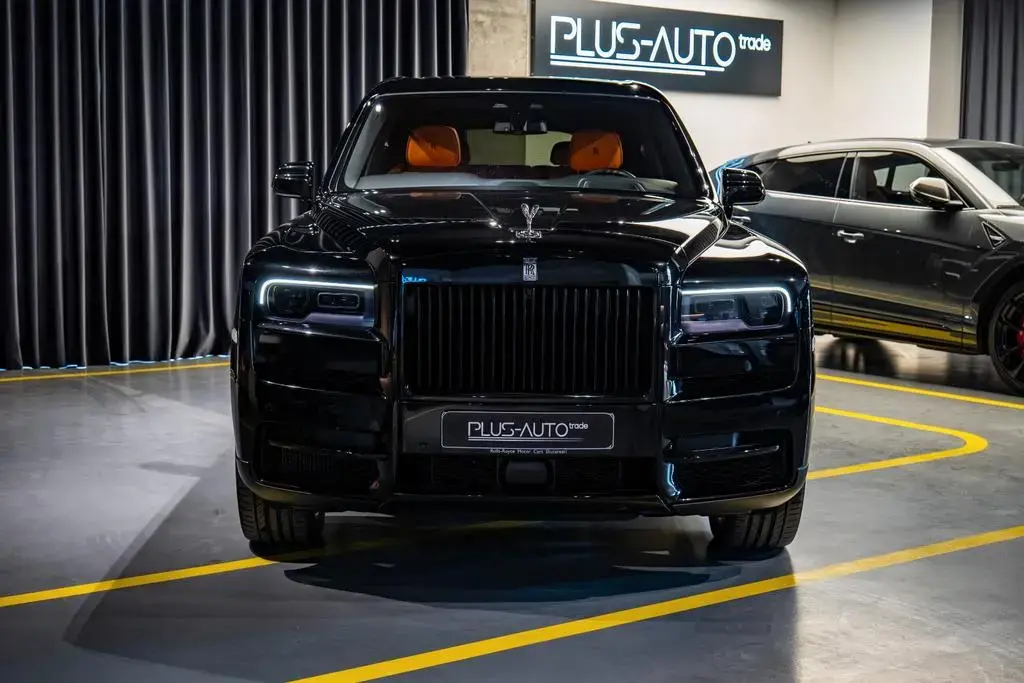 Main__Slider__Photo:Rolls-Royce Cullinan 10/2023-1