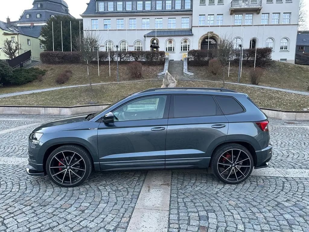 Main__Slider__Photo:Skoda Karoq 1.5l TSI ABT DSG SPORTLINE SR 20 Alu WR 19 10/2020-0