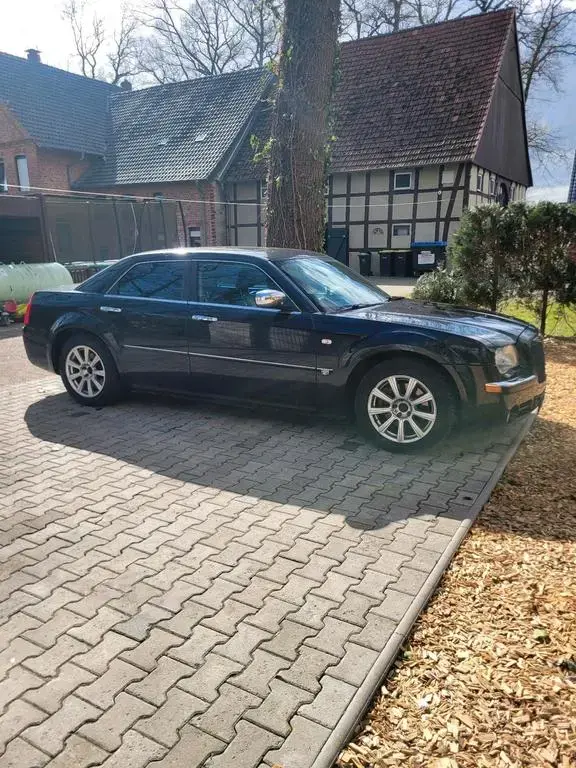 Main__Slider__Photo:Chrysler 300C 5.7 V8 HEMI 11/2004-1