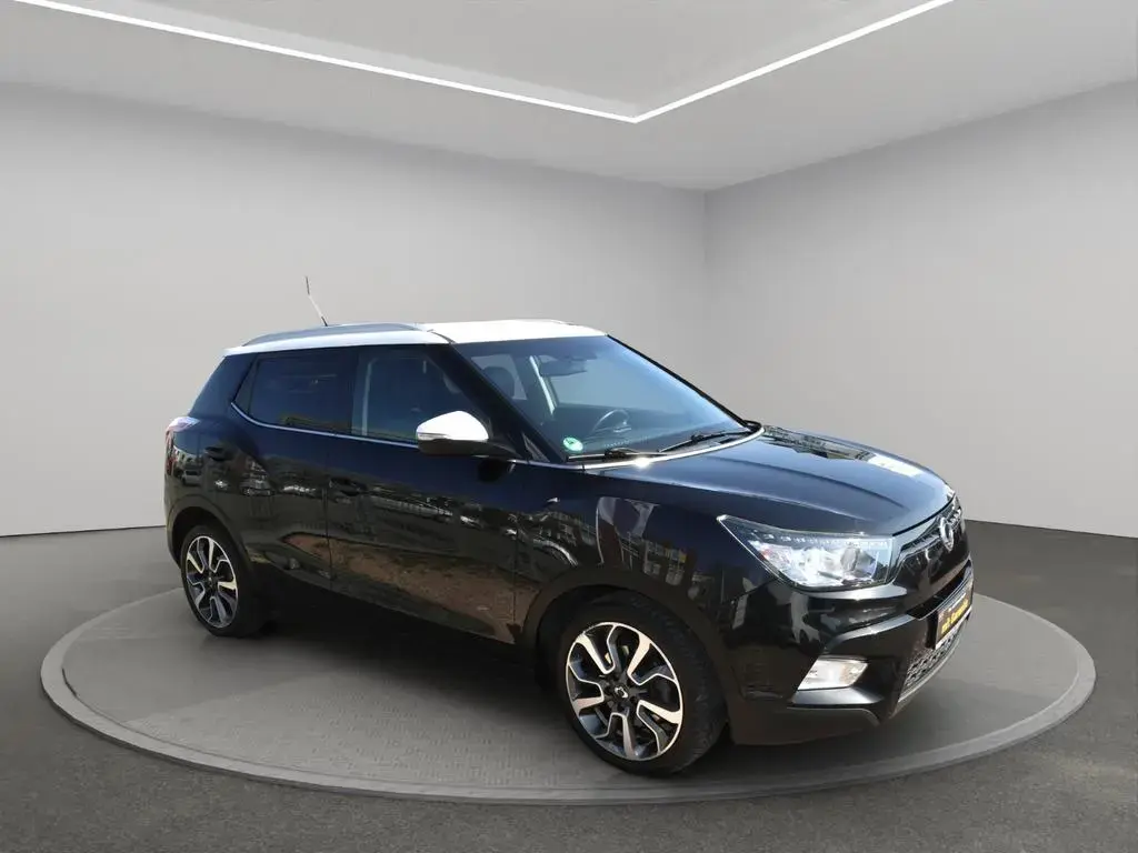 Main__Slider__Photo:Ssangyong Tivoli 1.6 e-XDi 160 /KAMERA/LEDER/LED 12/2015-1
