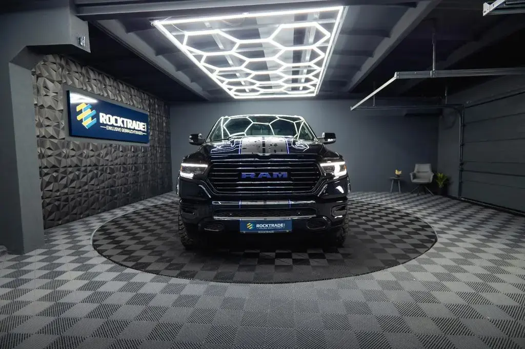 Main__Slider__Photo:Dodge RAM 5.7 V8 HEMI 4x4 LIMITED NightOffroad LONGBED 08/2021-1