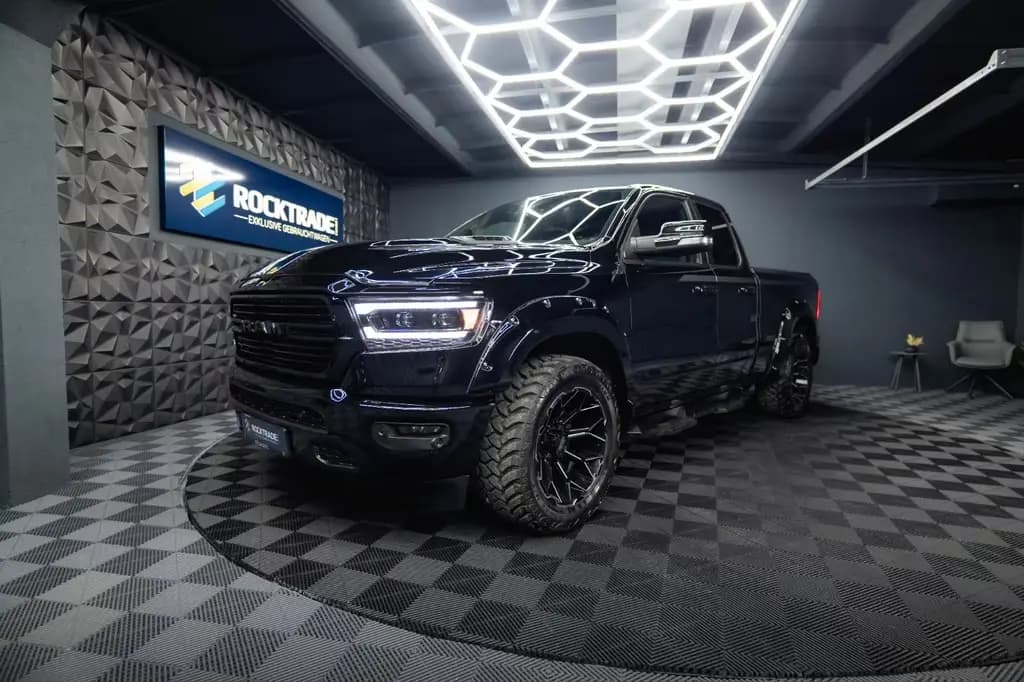 Main__Slider__Photo:Dodge RAM 5.7 V8 HEMI 4x4 Night LARAMIE LONGBED 19% 01/2022-0