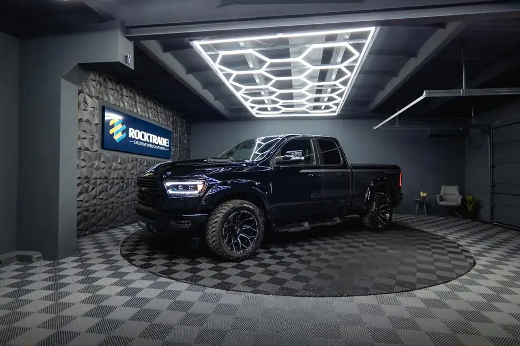 Main__Slider__Photo:Dodge RAM 5.7 V8 HEMI 4x4 Night LARAMIE LONGBED 19% 01/2022-1