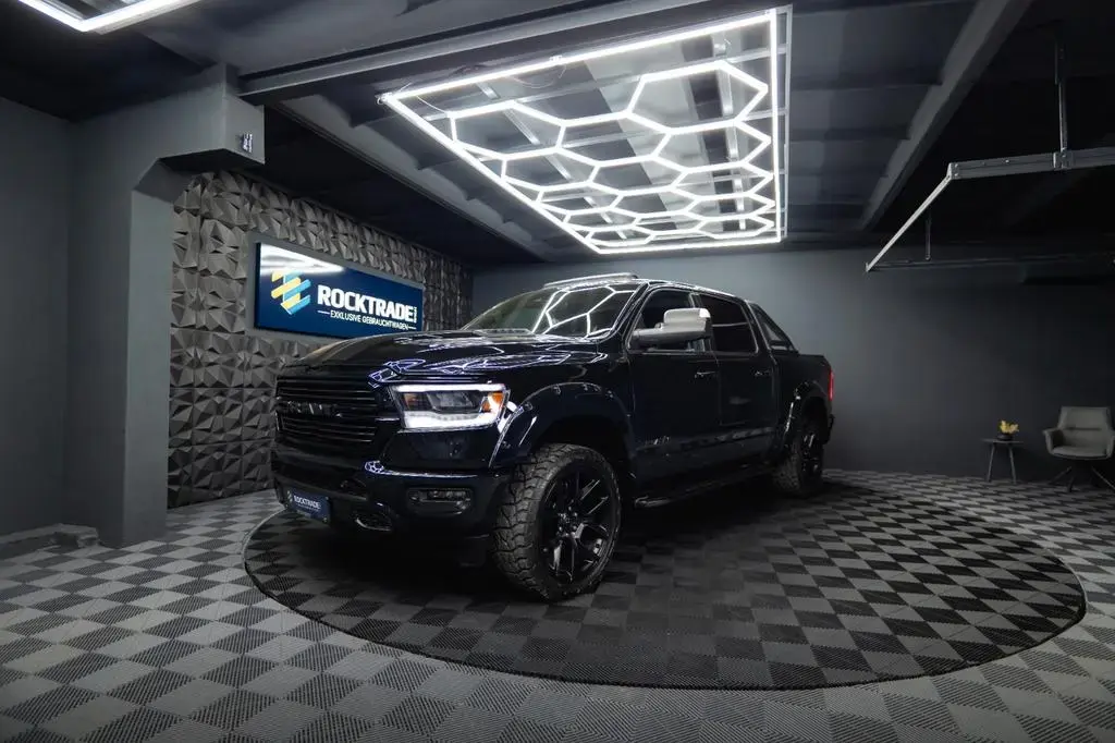 Main__Slider__Photo:Dodge RAM 5.7 V8 HEMI 4x4 NIGHT LARAMIE *Pano*22 Zoll* 09/2022-1