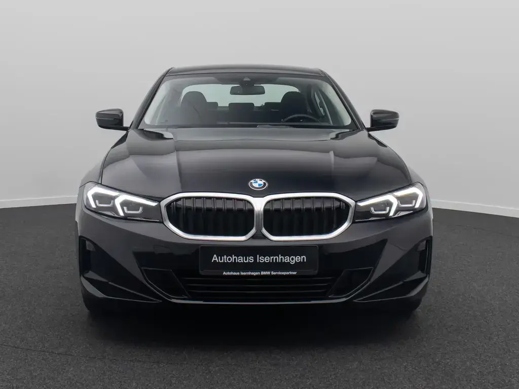 Main__Slider__Photo:BMW 318 i GeschwindigRe DAB PDC CockpitPlus Widscreen 09/2024-1