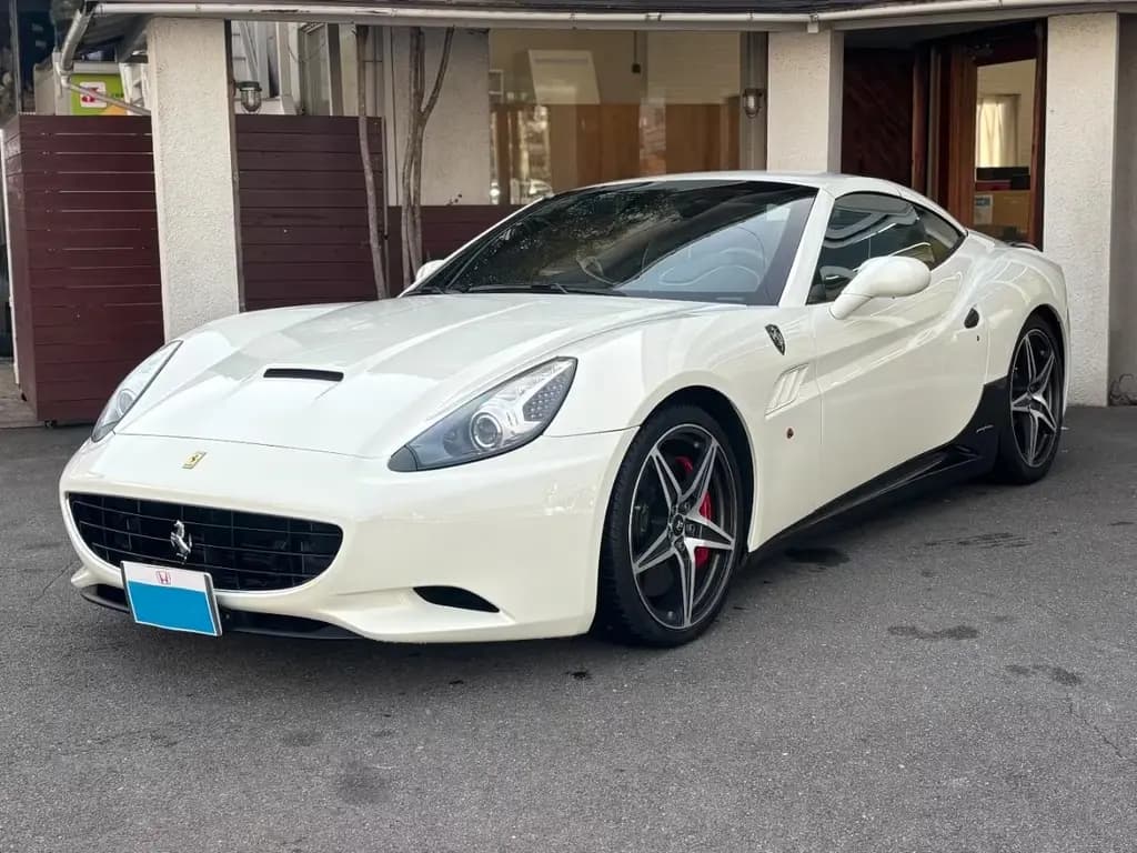 Main__Slider__Photo:Ferrari California Base Grade 03/2011-0