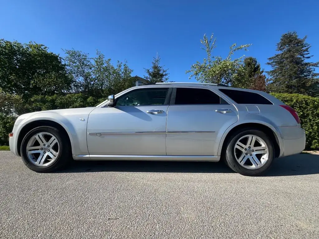 Main__Slider__Photo:Chrysler 300C Touring 3.0 CRD Tüv neu Facelift 05/2010-1