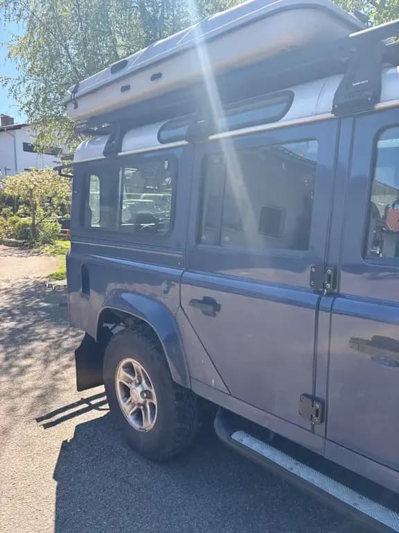 Main__Slider__Photo:Land Rover Defender 110 TD4 Station Wagon SE SE 06/2014-0