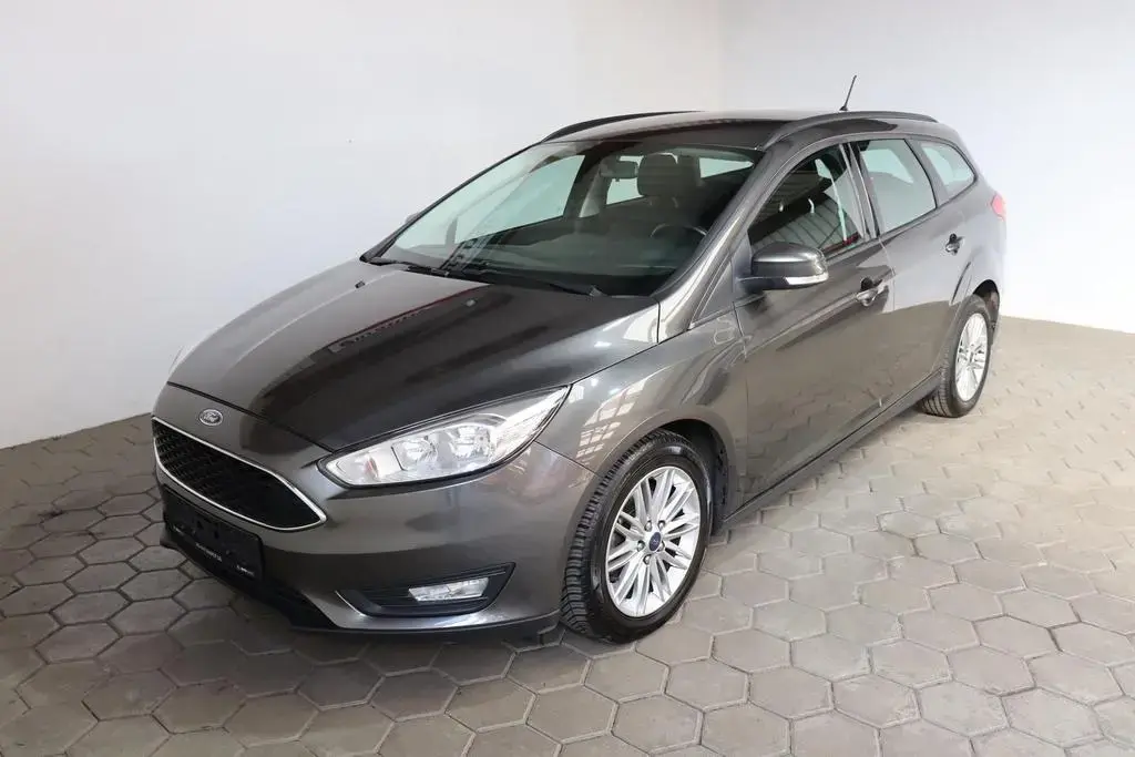 Main__Slider__Photo:Ford Focus Turnier Business 1.0 EcoBoost NAVI*SHZ*PDC 12/2017-1