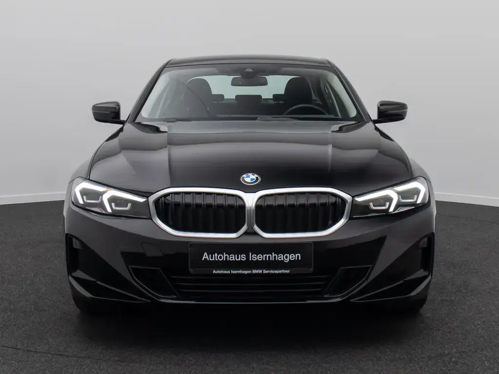 Main__Slider__Photo:BMW 318 i GeschwindigR PDC DAB CockpitPlus Widscreen 10/2024-1