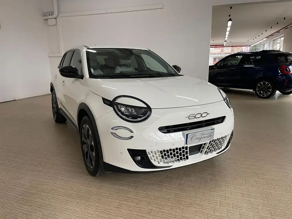 Main__Slider__Photo:Other Fiat 600 Hybrid 110 CV DCT MHEV La Prima II 2025 02/2025-1