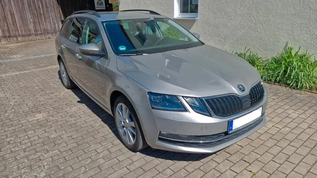 Main__Slider__Photo:Skoda Octavia 2.0 TSI DSG Combi AHK 07/2019-0