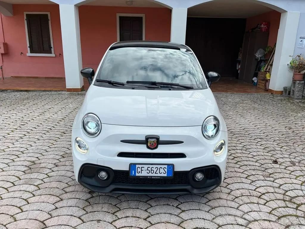 Main__Slider__Photo:Abarth 595 1.4 Turbo T-Jet 180cv Esseesse + Kit 05/2021-0